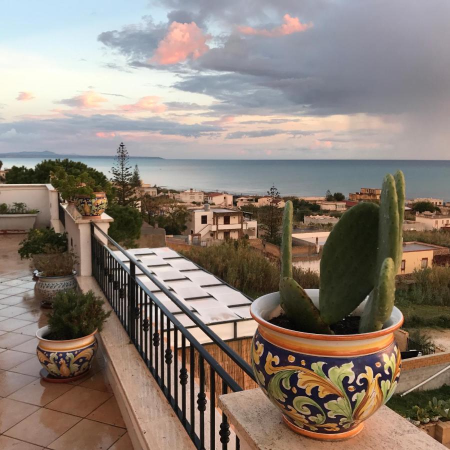 Villa Ceni: Seaside Apartments with Pool and Garden Marinella di Selinunte Exterior photo