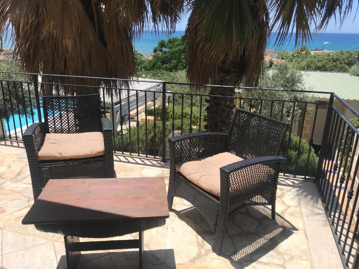 Villa Ceni: Seaside Apartments with Pool and Garden Marinella di Selinunte Exterior photo