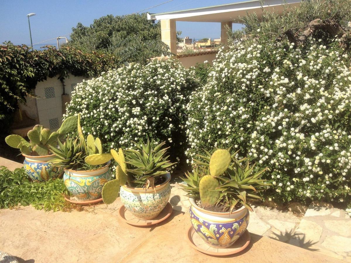 Villa Ceni: Seaside Apartments with Pool and Garden Marinella di Selinunte Exterior photo