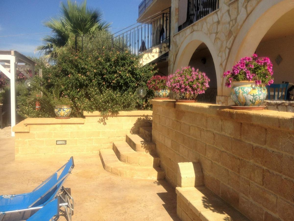 Villa Ceni: Seaside Apartments with Pool and Garden Marinella di Selinunte Exterior photo
