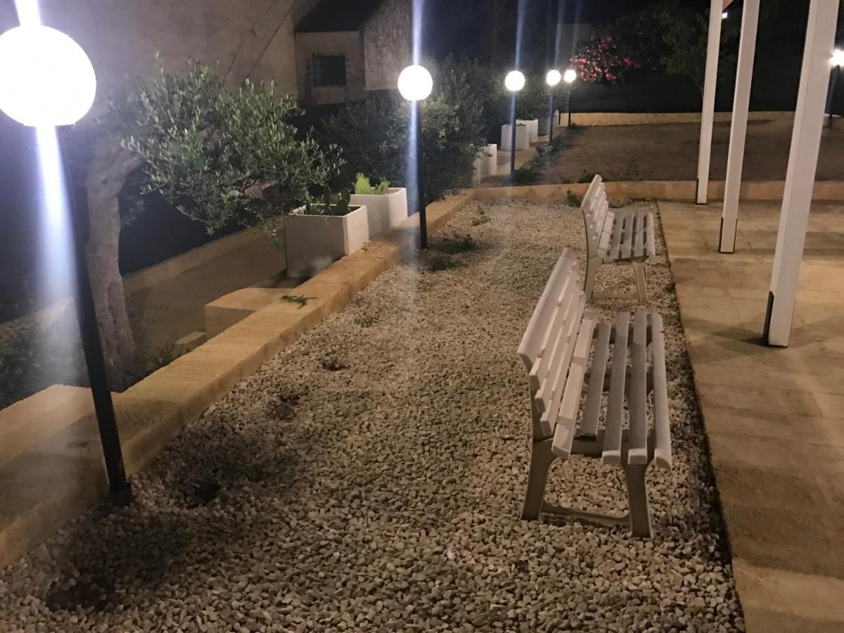 Villa Ceni: Seaside Apartments with Pool and Garden Marinella di Selinunte Exterior photo