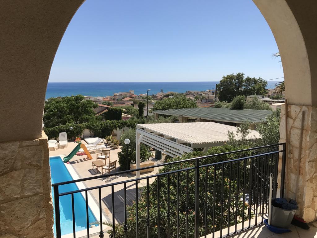 Villa Ceni: Seaside Apartments with Pool and Garden Marinella di Selinunte Exterior photo
