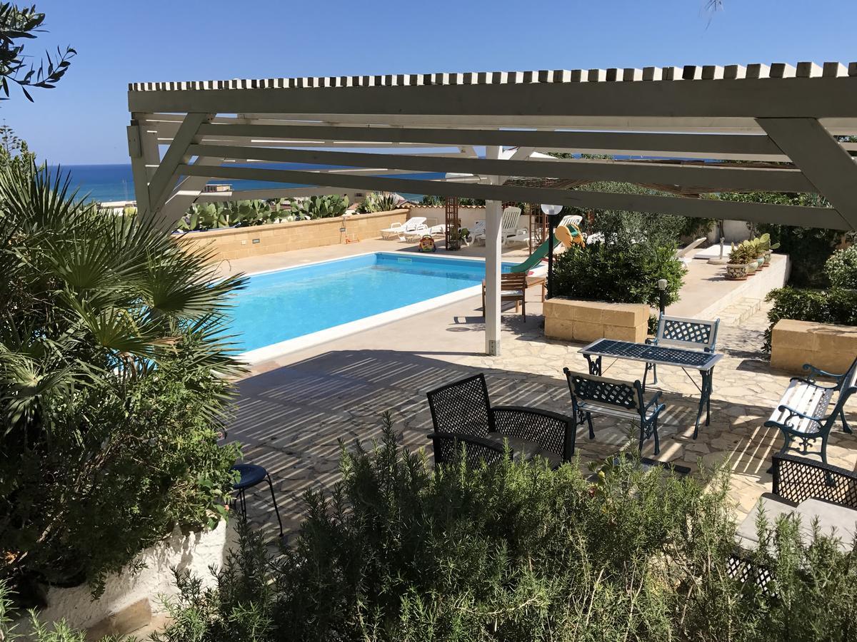 Villa Ceni: Seaside Apartments with Pool and Garden Marinella di Selinunte Exterior photo